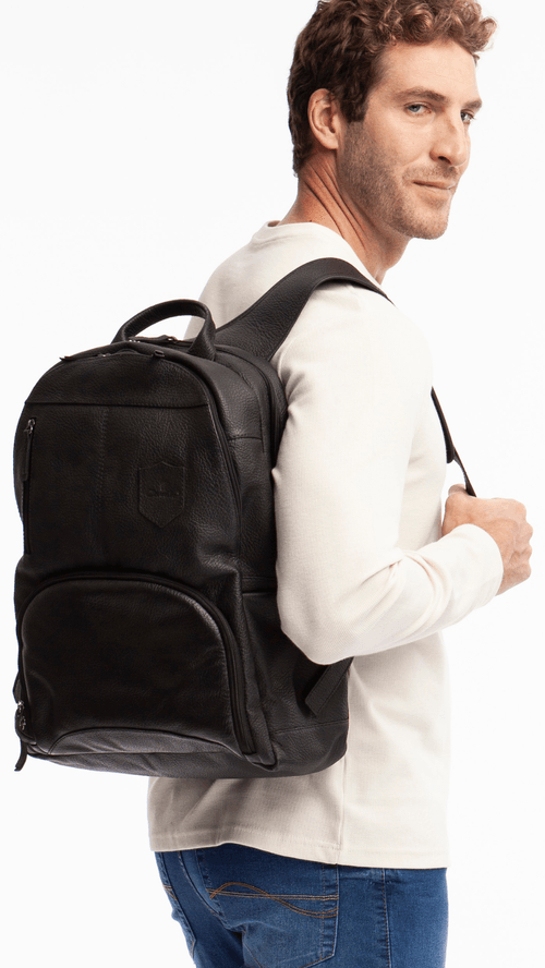 Mochila 100% couro preta